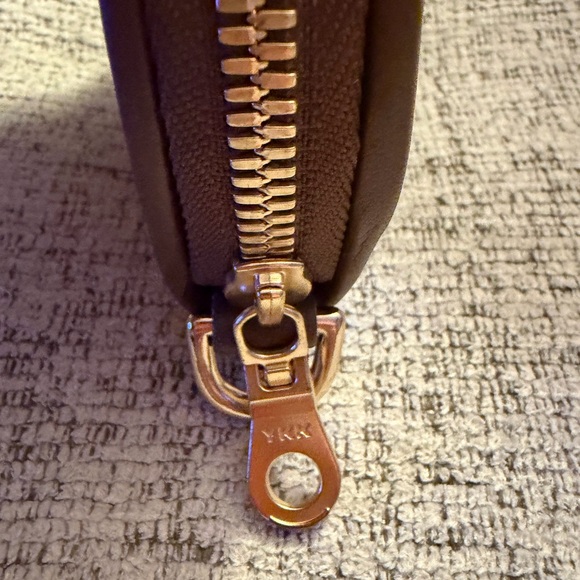 Dooney & Bourke Brown Leather Vintage Coin Purse 3.5x3 EUC - Picture 6 of 7